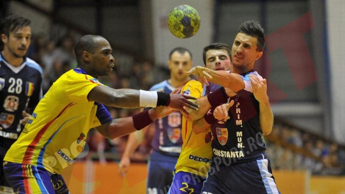 HCM Constanța a câștigat o finală de poveste a Cupei României, după primul meci de handbal din România care a durat 80 de minute și care s-a decis după 24 de aruncări de departajare. 