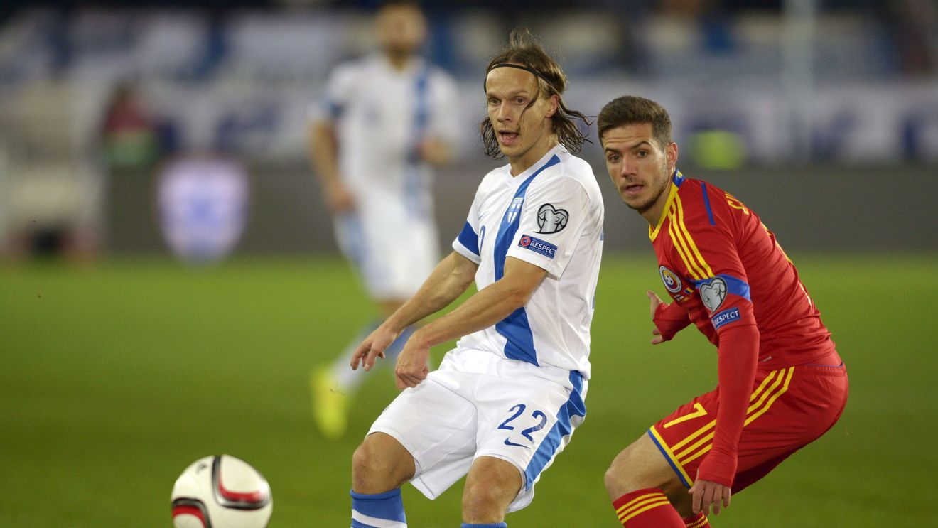 Pițurcă și cei șase pitici. Selecționerul a făcut din România o națională "liliputană"