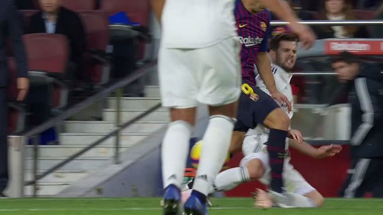 S-ar fi putut schimba ceva!? Momentul în care Luis Suarez trebuia eliminat: "Decizia arbitrului e greșită". Cât era scorul în minutul în care Barcelona trebuia să rămână cu un om în minus