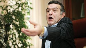Gigi Becali către suporterii Stelei: "Vă rup capul!"