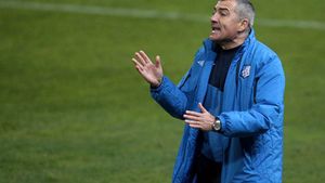 Voia echipă de cupe europene, dar s-a resemnat cu statutul de scouter al Stelei:** "Nu avem bani, dar oferim siguranță și posibilitatea unui transfer"