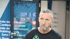 Mihai Stoica sare la gâtul centralului, după înfrângerea celor de la FCSB cu Universitatea Craiova: „Alo, domnu’ Radu Petrescu, e procedeu de lupte”