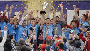 EXCLUSIV | Situație incredibilă la Dinamo: "Jucătorii s-au schimbat la lumina telefoanelor, n-am avut apă caldă!" Detalii din interiorul clubului: "Nu s-a mai făcut ședință tehnică pentru că nu aveai cum"