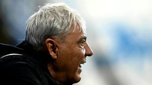 Sorin Cârțu continuă „războiul” cu Alex Chipciu! Atac la adresa jucătorului de la U Cluj: „Și eu pot să fac legătura cu primate!”