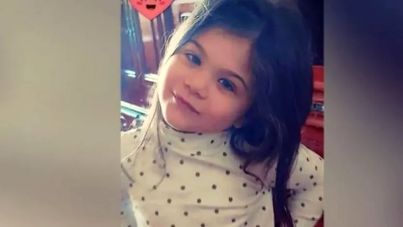 Mama fetiței ucise la Arad a fost audiată. Femeia nu va fi decăzută din drepturi. Protecția Copilului: Este grijulie și îşi iubeşte copiii