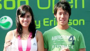 IMAGINE RARĂ‚ | În urmă cu 10 ani, Sorana Cîrstea sărbătorea câștigarea unui titlu împreună cu Kei Nishikori. Cum comentează Sori fotografia de colecție 