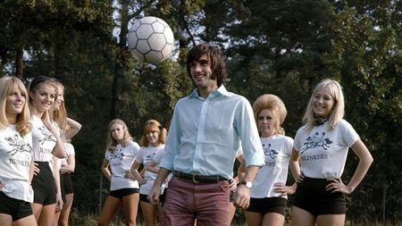 S-a vândut agenda secretă a legendarului George Best cu numele și numerele de telefon ale amantelor sale. Suma obținută la licitație