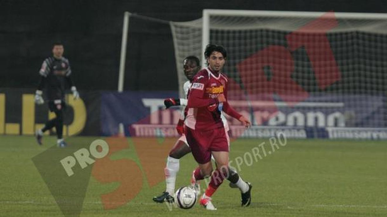 "Dorinel poate doar să panseze niște răni, în niciun caz să le vindece"** Dinu l-a desființat pe unul dintre jucătorii "câinilor": "Parcă s-a aruncat în bazin"