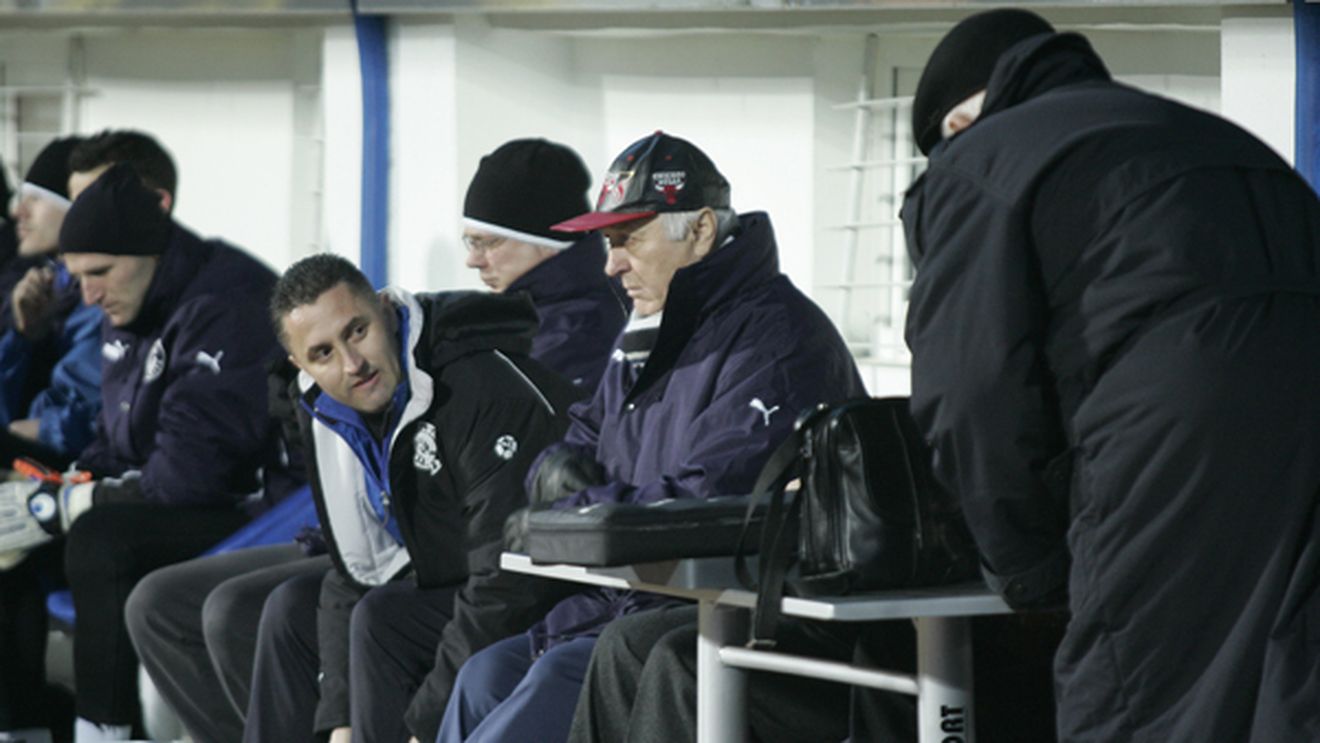 De 30 de ani pe bancă!** Halagian a coborât din loja în iarbă