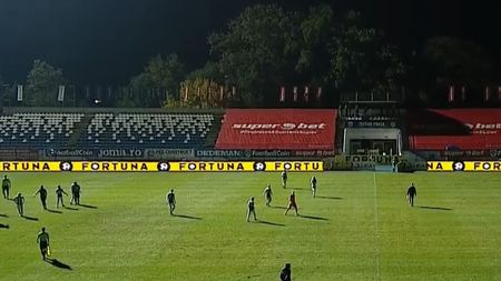 Fără precedent în fotbalul românesc! Nocturna de la Iași s-a stins chiar în momentul în care moldovenii au trimis mingea în poartă. Meciul, decis la „masa verde” | FOTO