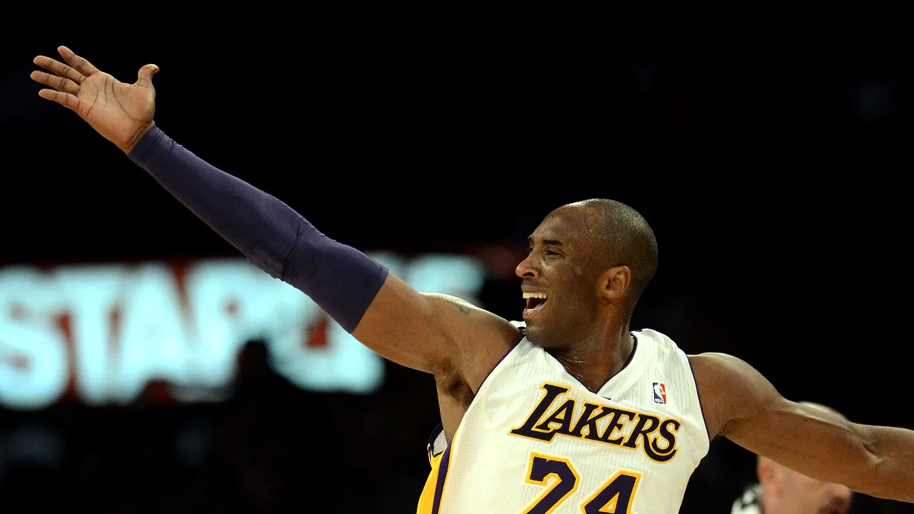 Bryant intră în istorie! Lakers, la a cincea victorie din acest sezon! 