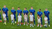 Pe câți îi mai recunoști? De la Cosmin Olăroiu la Daniel Niculae și de la Victoraș Iacob la Romeo Stancu, UEFAntasticii României s-au transformat enorm în 20 de ani