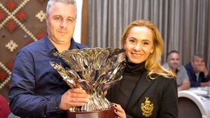 Marius Șumudică și soția lui au împlinit 30 de ani de căsnicie. Cum a cucerit-o antrenorul pe Elena: „Era fată mare! Am mers la cușetă până la Hunedoara și am fost fericiți”