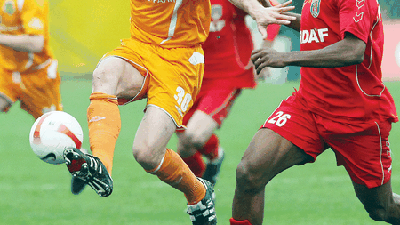 Jovanovic, „câine" galben-roșu