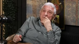 Românul care putea fi un miliardar în euro cu mai mulți bani decât Ion Țiriac sau Gigi Becali. Giovanni Becali a fost șocat când a văzut cât e de popular în Franța: „Hai, bă, să-l tâlhărim! Câți bani are ăsta! Și cum a ajuns omul ăsta?”