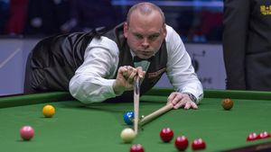 SNOOKER | "Nu voi ști niciodată cum am trecut linia de finiș, tremuram!" Stuart Bingham a supraviețuit unei reveniri spectaculoase. Toate rezultatele din turul I la Campionatul Mondial + două surprize care prind contur