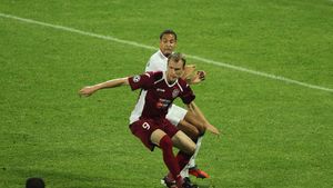 Kapetanos: " Nu-s fericit că am marcat pentru că am pierdut"** Cadu: "E greu cu Rooney, Van Persie sau Hernandez. Visez la locul doi"