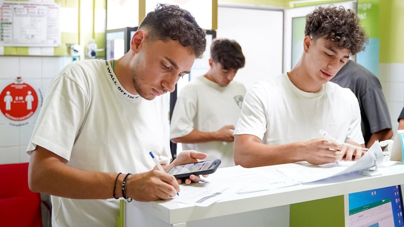 Cum arată lotul lui Dinamo. Au lipsit 8 fotbalişti