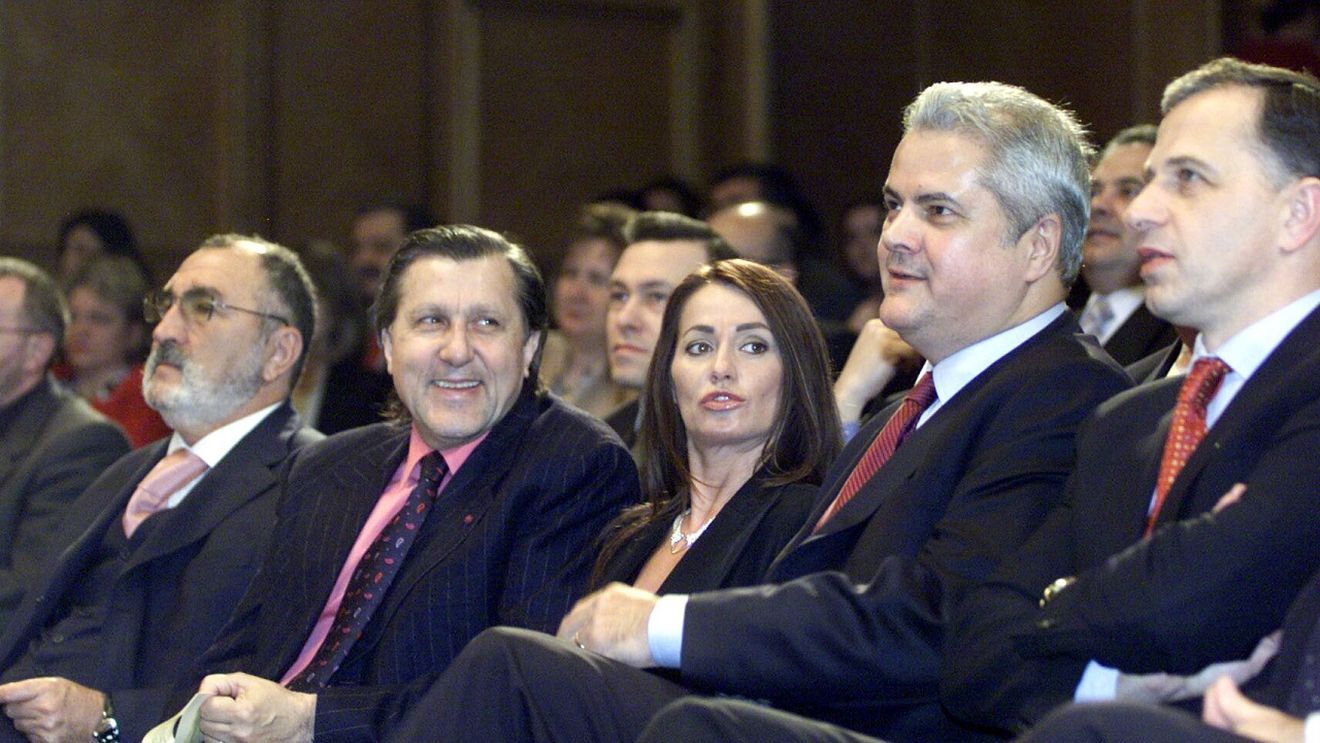 Adrian Năstase a publicat o fotografie nemaivăzută cu Nadia Comăneci, de acum 30 de ani. „Sper să nu se supere. S-au întâmplat atât de multe...”