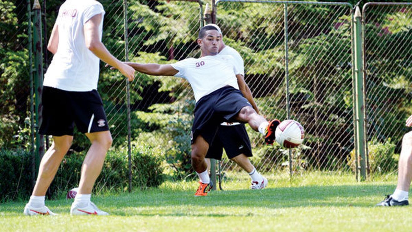 Renan Silva, blocat de impresari!** Fantezistul așteptat de Sabău nu poate juca pentru Rapid din cauza unei datorii de 80.000 de euro