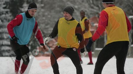 FOTO** După două zile de alergări, Țălnar le-a dat "câinilor" mingea!