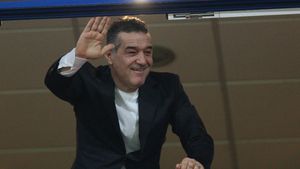Becali: "Piți e stăpânul! El știe și face tot!"