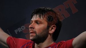 Steaua de nota 10, Rusescu la cota zece!** "E primul meu gol acasă! Le-am făcut fanilor un cadou frumos" Ce spune de obiectivul impus de Becali