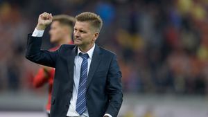 Câți bani au intrat acum în conturile lui Dinamo! Fanii au livrat o nouă tranșă pentru a achita salariile jucătorilor și a staff-ului lui Dusan Uhrin!