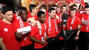 Un nou imn pentru Dinamo, pe lista de priorități a „câinilor”. Au trecut aproape 10 ani de la ultima tentativă, iar directorul de marketing a făcut anunțul cel mare: „Îmi doresc asta!” | VIDEO EXCLUSIV Dinamo