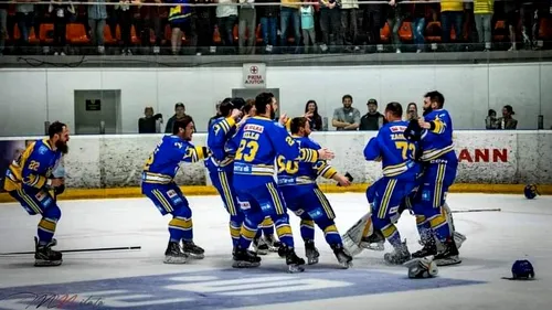 Triplă de poveste! După Cupa României și Erste Liga, Corona Brașov e și campioana României la hochei pe gheață!