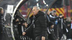 Furtună la UTA! Mircea Rednic și-a „demolat” jucătorii după ce au remizat în Cupă, la Ungheni: „E lipsă totală de respect! Au numai pretenții și nemulțumiri!”