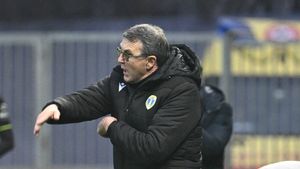 Surpriza pe care a pregătit-o Eugen Neagoe echipei sale de suflet. Pe cine va miza antrenorul Petrolului în meciul contra Universității Craiova din Cupa României. EXCLUSIV
