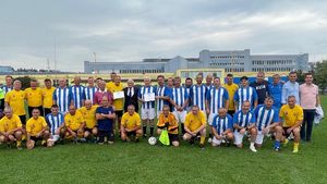 Eroul succesului fabulos cu Liverpool a revenit pe teren la 79 de ani: „Și azi mă duc la fotbal! Joc fără probleme o repriză”. Legenda Craiovei a făcut spectacol. EXCLUSIV