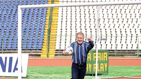 „Negrila, fundasul Negrila...extraordinar!"