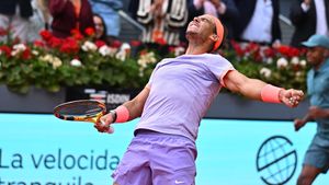 Gestul de mare campion pe care l-a făcut Nadal după ce a câştigat un meci maraton la Madrid! VIDEO