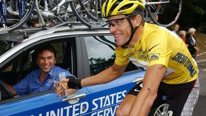 Fostul manager al ciclistului american Lance Armstrong, Johan Bruyneel, a fost suspendat zece ani