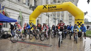 A șasea ediție BikeFest va avea loc sâmbătă și duminică în Parcul Izvor. Rutierii vor pedala și prin curtea Casei Poporului! 