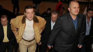 "Steaua și Dinamo au ajuns de râsul curcilor!** Bine le face Paszkany că îi fură pe toți"