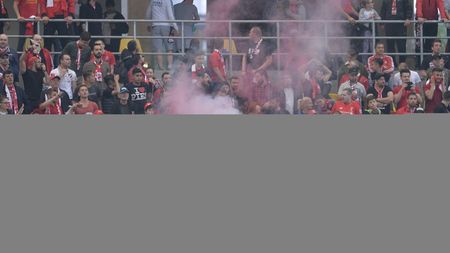 Momente dramatice trăite de jucătorii lui Dinamo! "Ne-ar fi linșat". Suporterii au vrut să-i bată 