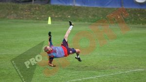 Cât mai rapid în fața porții!** FOTO - Tricolorii, ași la "handbal"