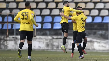 FC Brașov profită de întoarcea mai repede din Antalya a Universității Craiova! Echipa lui Călin Moldovan își începe seria jocurilor amicale în Bănie, de unde speră să își mai ia și niște fotbaliști