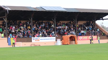 Lider în Liga 2, dar fără drept de promovare și mereu pe drumuri! Stadiul lucrărilor la baza sportivă din Șelimbăr și cum decurge procesul de schimbare a formei juridice a clubului