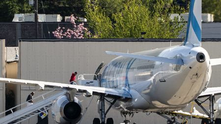 Cifrele afacerilor companiilor aeriene din România au explodat. Câți bani a făcut Ion Țiriac Air