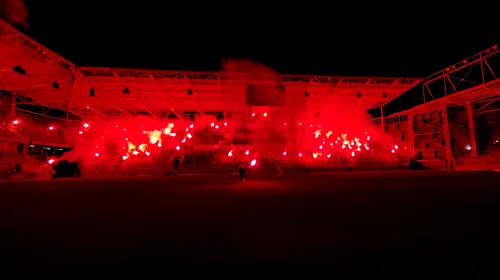 Spectacol pe Stadionul Giulești în miezul nopții. Cum a sărbătorit Rapidul împlinirea a 99 de ani de existență | VIDEO