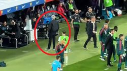 Nu s-a văzut la TV: Mourinho s-a dus la banca Barcelonei, fix înainte de final! Gestul face înconjurul lumii
