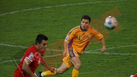 "Golurile cu capul și cu stângul** sunt specialitatea mea!"