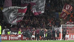 Rapid își sărbătorește centenarul „pe uscat”: nu se va juca fotbal în Giulești! Cât costă biletele și ce spectacol au pregătit organizatorii