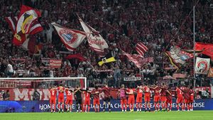 Fanii lui Bayern Munchen, protest după decesul Reginei Elisabeta a II-a! Ce banner a apărut în tribune la meciul cu FC Barcelona | FOTO