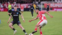 Reacția lui Florin Tănase când a fost întrebat dacă pleacă de la FCSB și cum a ironizat-o pe Dinamo: „Nu știu cine o poate numi așa!”