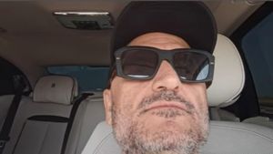 Imagini ireale! Adrian Mititelu cântă în războiul cu FRF: „La luptă!”